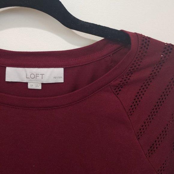 Ann Taylor LOFT 3/4 Sleeve Maroon Top (SP) - Picture 2 of 3